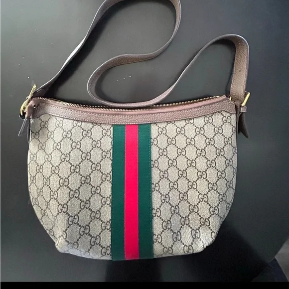 Authentic Gucci Crossbody Purse - Picture 9 of 10